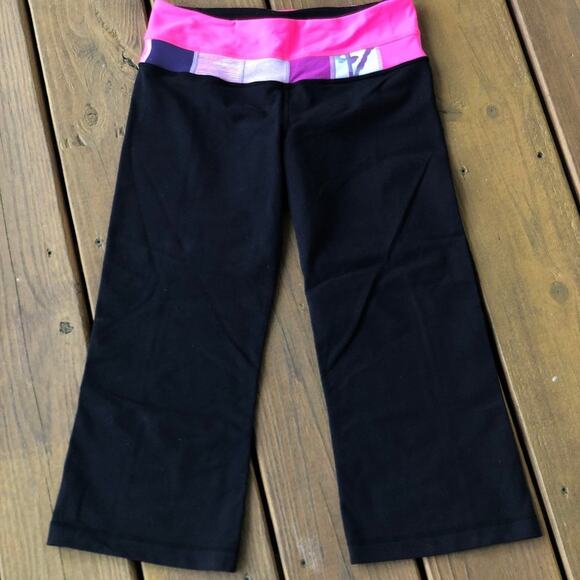 Lululemon Reversible Groove Flare Crop - Picture 1 of 5